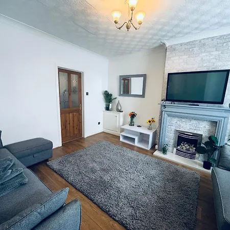 Apartment Lonsdale Terrace - 3 Bedrooms - Sleeps 6 Workington