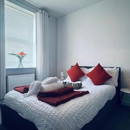 Lonsdale Terrace - 3 Bedrooms - Sleeps 6 *