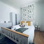 Lonsdale Terrace - 3 Bedrooms - Sleeps 6