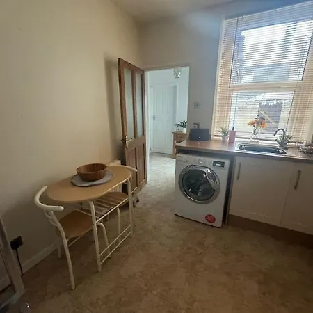 Lonsdale Terrace - 3 Bedrooms - Sleeps 6 *