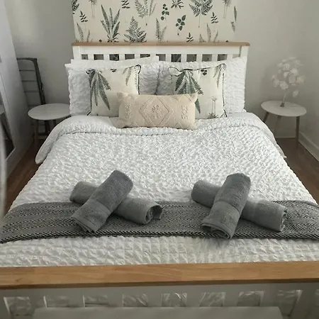 Lonsdale Terrace - 3 Bedrooms - Sleeps 6 * Workington