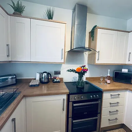 Lonsdale Terrace - 3 Bedrooms - Sleeps 6 * Workington