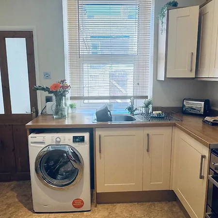 Lonsdale Terrace - 3 Bedrooms - Sleeps 6 *